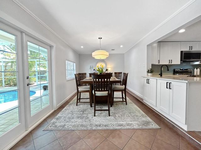 10011 46TH AVENUE W, Bradenton, FL 34210