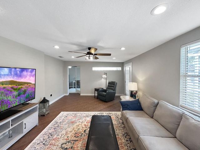 10011 46TH AVENUE W, Bradenton, FL 34210