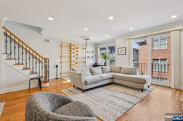422 Hillside Avenue 5, Palisades Park, NJ 07650