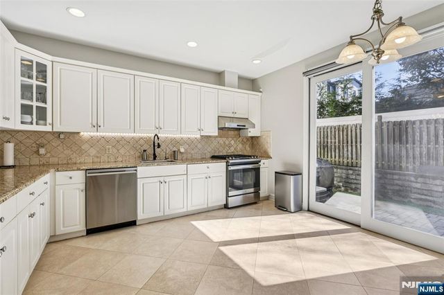 422 Hillside Avenue 5, Palisades Park, NJ 07650