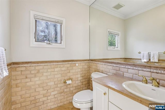 422 Hillside Avenue 5, Palisades Park, NJ 07650