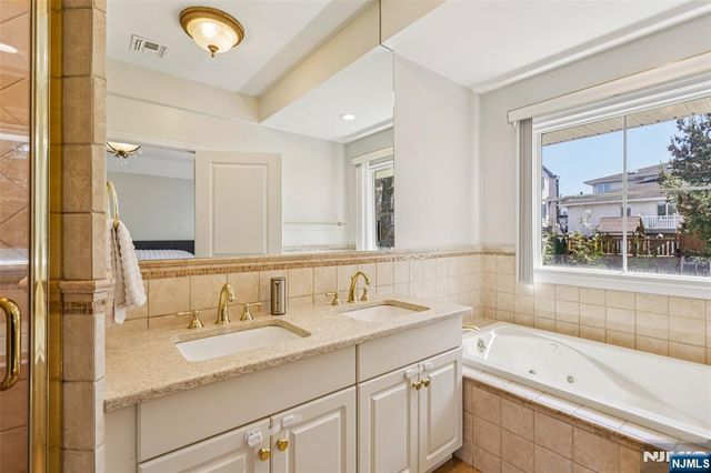 422 Hillside Avenue 5, Palisades Park, NJ 07650