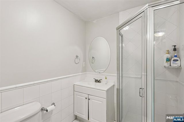 422 Hillside Avenue 5, Palisades Park, NJ 07650
