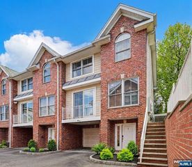 422 Hillside Avenue 5, Palisades Park, NJ 07650