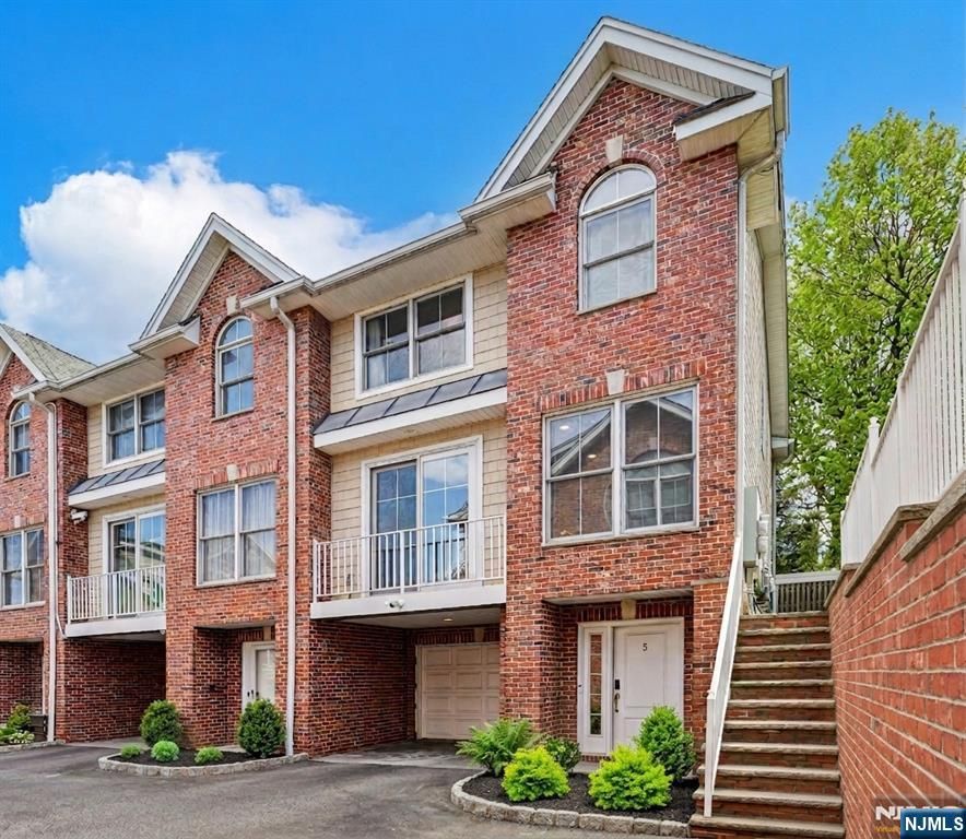 422 Hillside Avenue 5, Palisades Park, NJ 07650