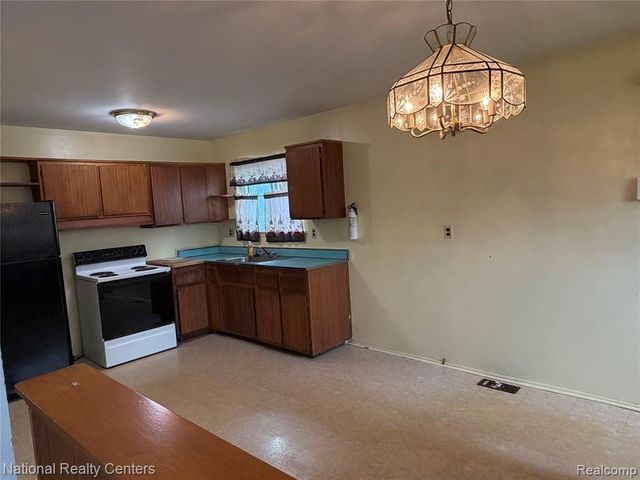 6836 Mansfield Street, Detroit, MI 48228