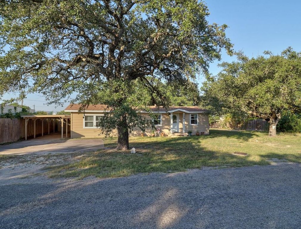 108 Sweet Bay St, Rockport, TX 78382