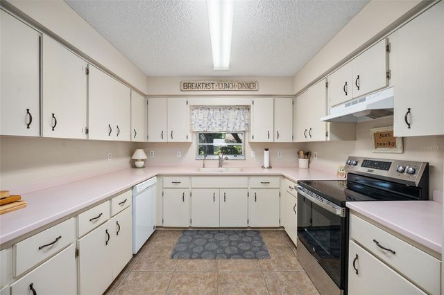 8762 SW 91ST STREET D, Ocala, FL 34481