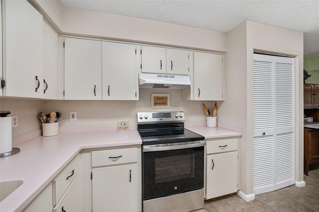 8762 SW 91ST STREET D, Ocala, FL 34481