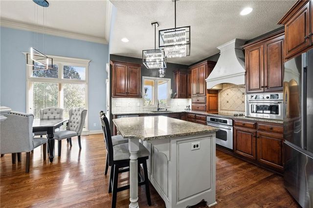 6019 NW 107th Street, Kansas City, MO 64154