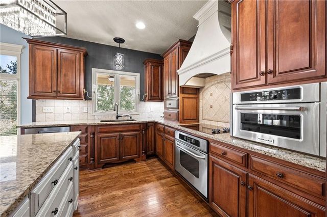 6019 NW 107th Street, Kansas City, MO 64154