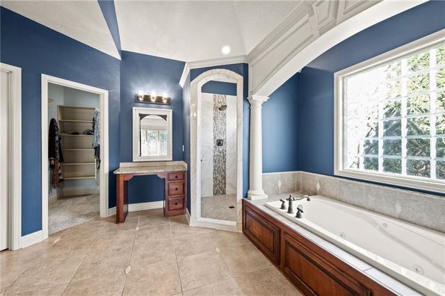 6019 NW 107th Street, Kansas City, MO 64154