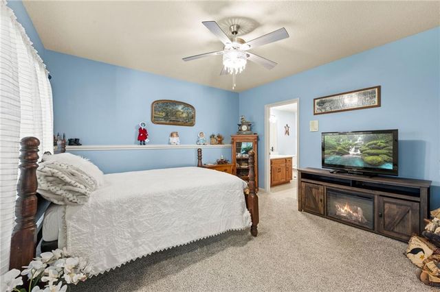 6019 NW 107th Street, Kansas City, MO 64154