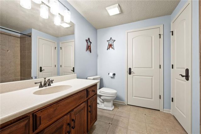 6019 NW 107th Street, Kansas City, MO 64154