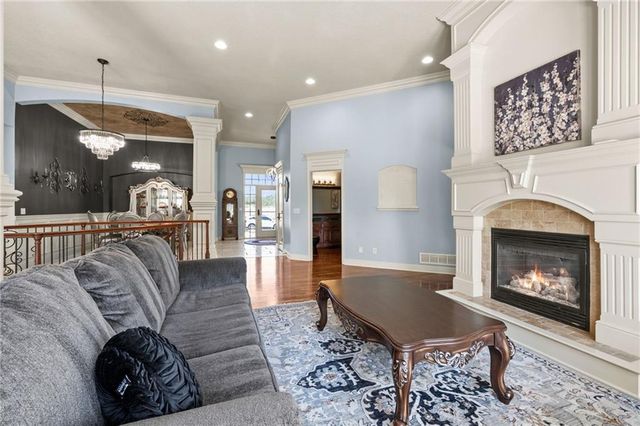 6019 NW 107th Street, Kansas City, MO 64154