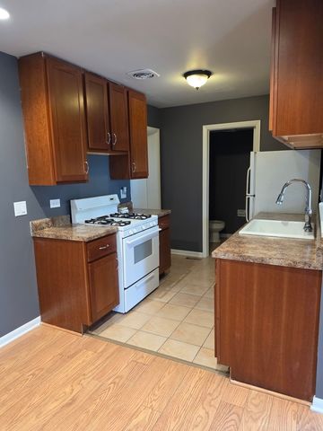304 Creekside Court 304, Vernon Hills, IL 60061