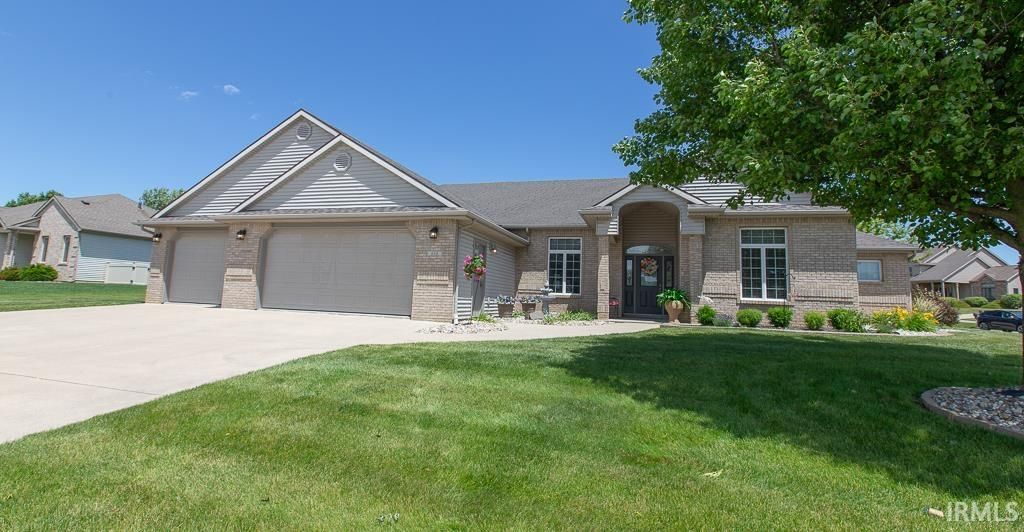 616 N Easton Drive, Angola, IN 46703