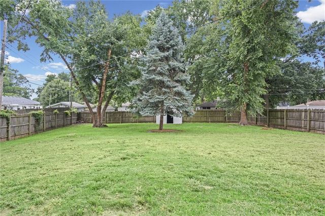 2908 Cheyenne Circle, North Kansas City, MO 64116