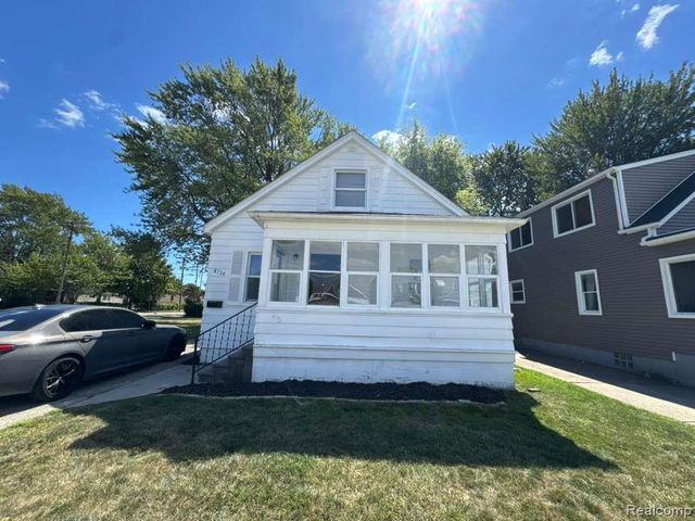 8734 Chalmers Avenue, Warren, MI 48089