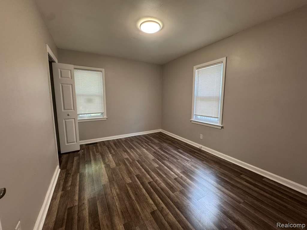 8734 Chalmers Avenue, Warren, MI 48089