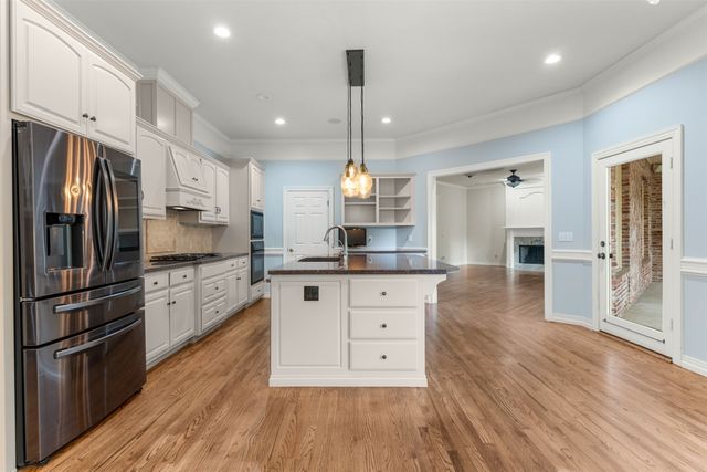 402 E 119th Street S, Jenks, OK 74037