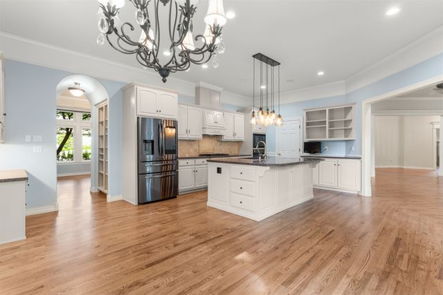 402 E 119th Street S, Jenks, OK 74037
