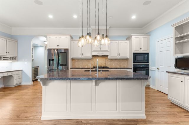 402 E 119th Street S, Jenks, OK 74037
