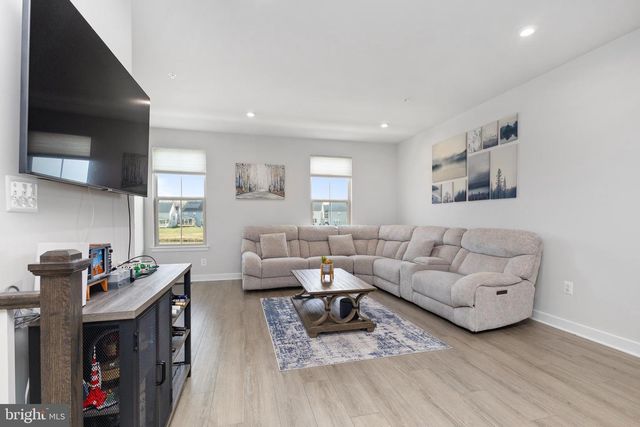 1109 PATUXENT GREENS DR, Laurel, MD 20708