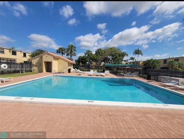 9412 NW 39th St, Sunrise, FL 33351