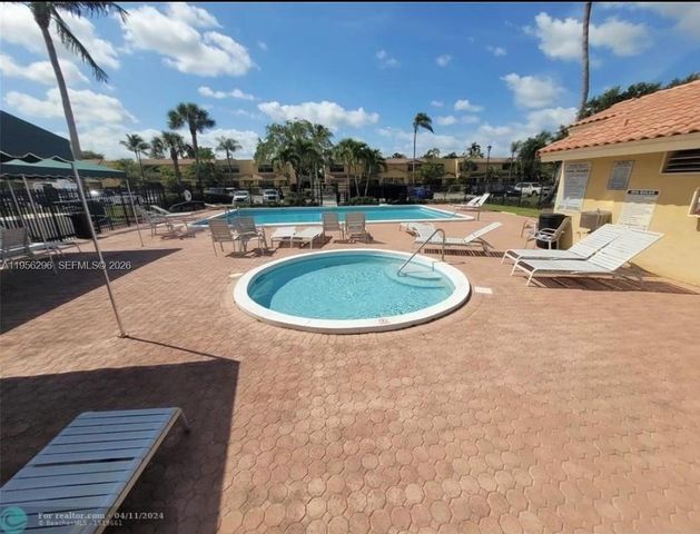 9412 NW 39th St, Sunrise, FL 33351
