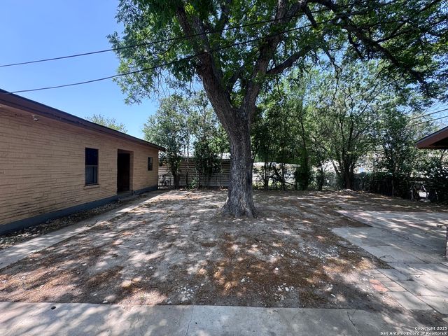 339 Como, San Antonio, TX 78220