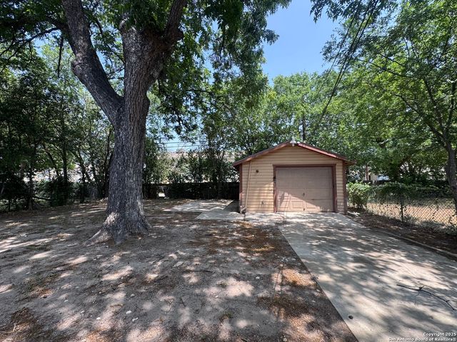 339 Como, San Antonio, TX 78220