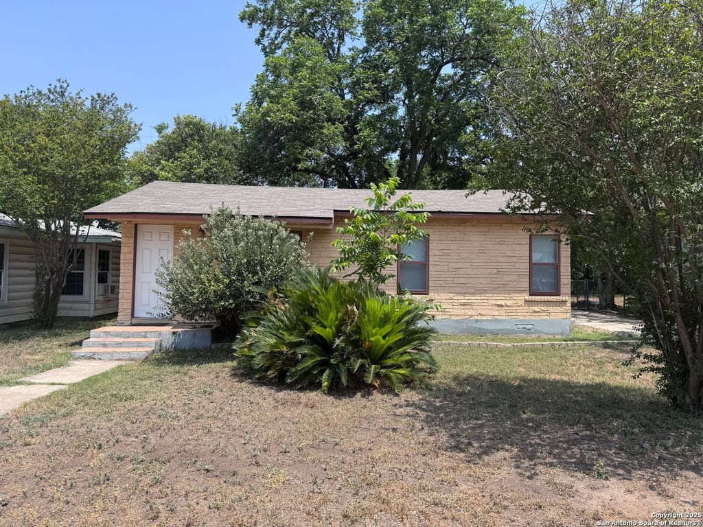 339 Como, San Antonio, TX 78220