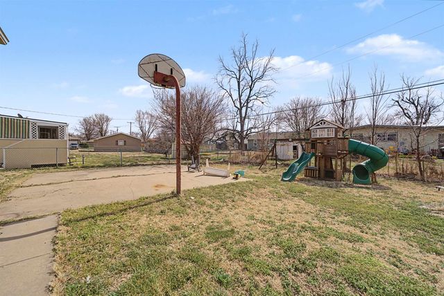 2228 Edward St, Salina, KS 67401