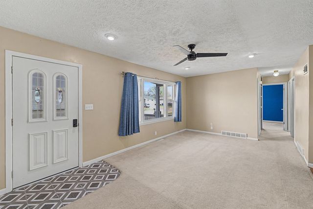 2228 Edward St, Salina, KS 67401