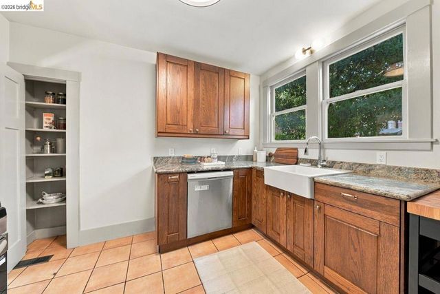 2705 Walker St, Berkeley, CA 94705