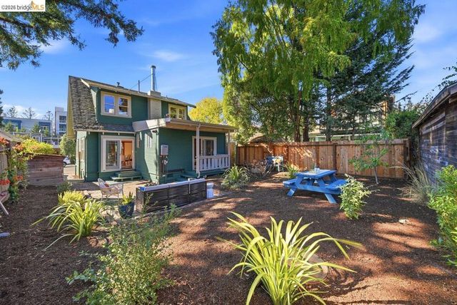 2705 Walker St, Berkeley, CA 94705
