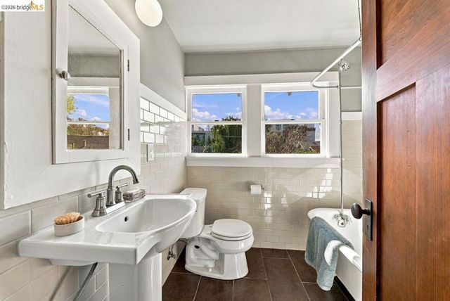 2705 Walker St, Berkeley, CA 94705