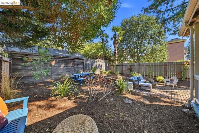 2705 Walker St, Berkeley, CA 94705