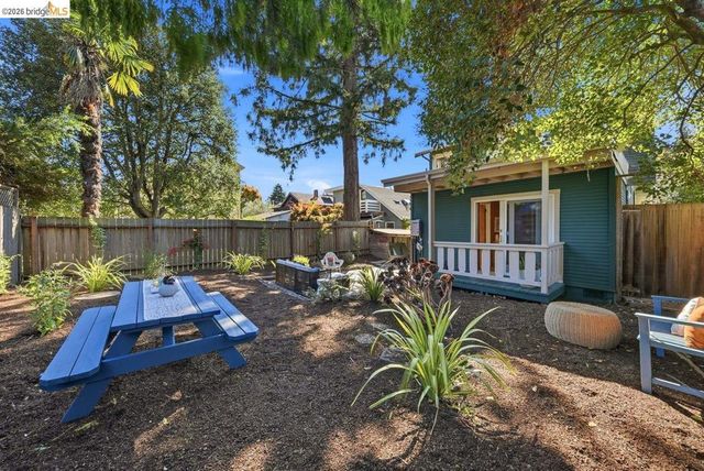 2705 Walker St, Berkeley, CA 94705