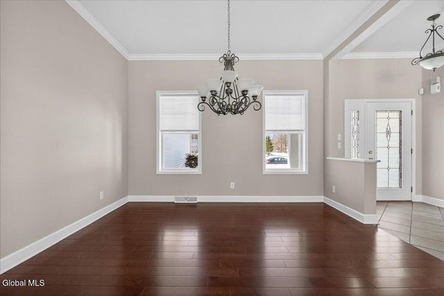 19 Highview Way, Halfmoon, NY 12118