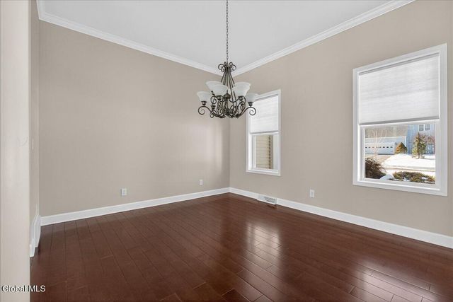 19 Highview Way, Halfmoon, NY 12118