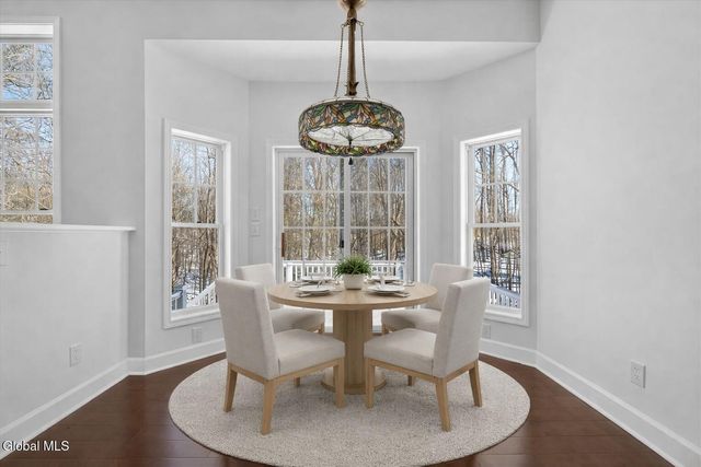 19 Highview Way, Halfmoon, NY 12118