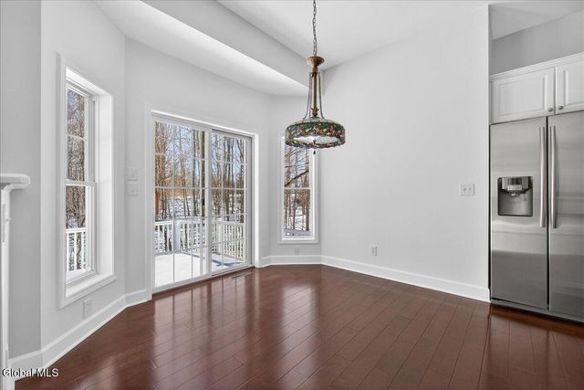 19 Highview Way, Halfmoon, NY 12118