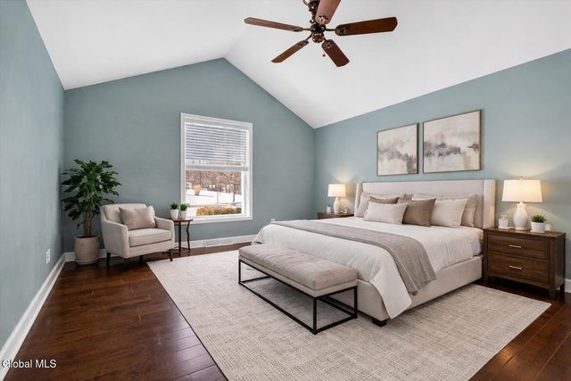 19 Highview Way, Halfmoon, NY 12118