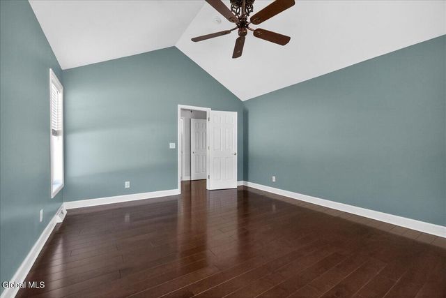 19 Highview Way, Halfmoon, NY 12118