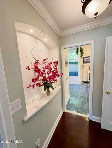 19 Highview Way, Halfmoon, NY 12118