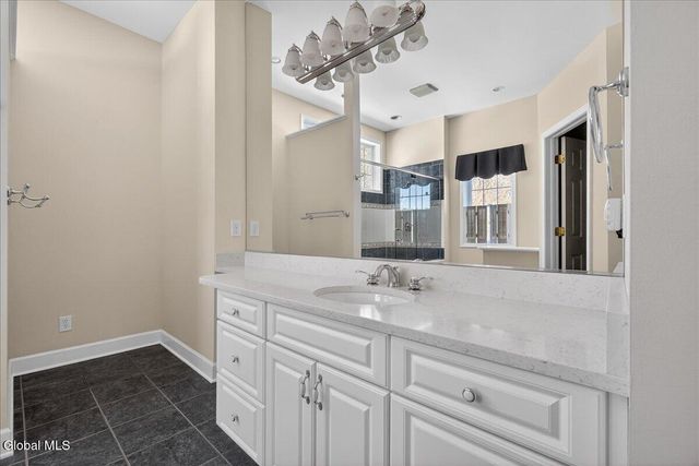 19 Highview Way, Halfmoon, NY 12118