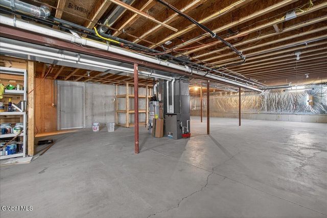 19 Highview Way, Halfmoon, NY 12118