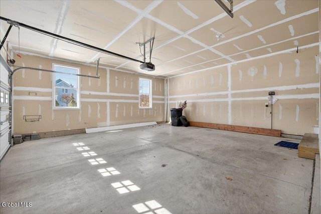 19 Highview Way, Halfmoon, NY 12118